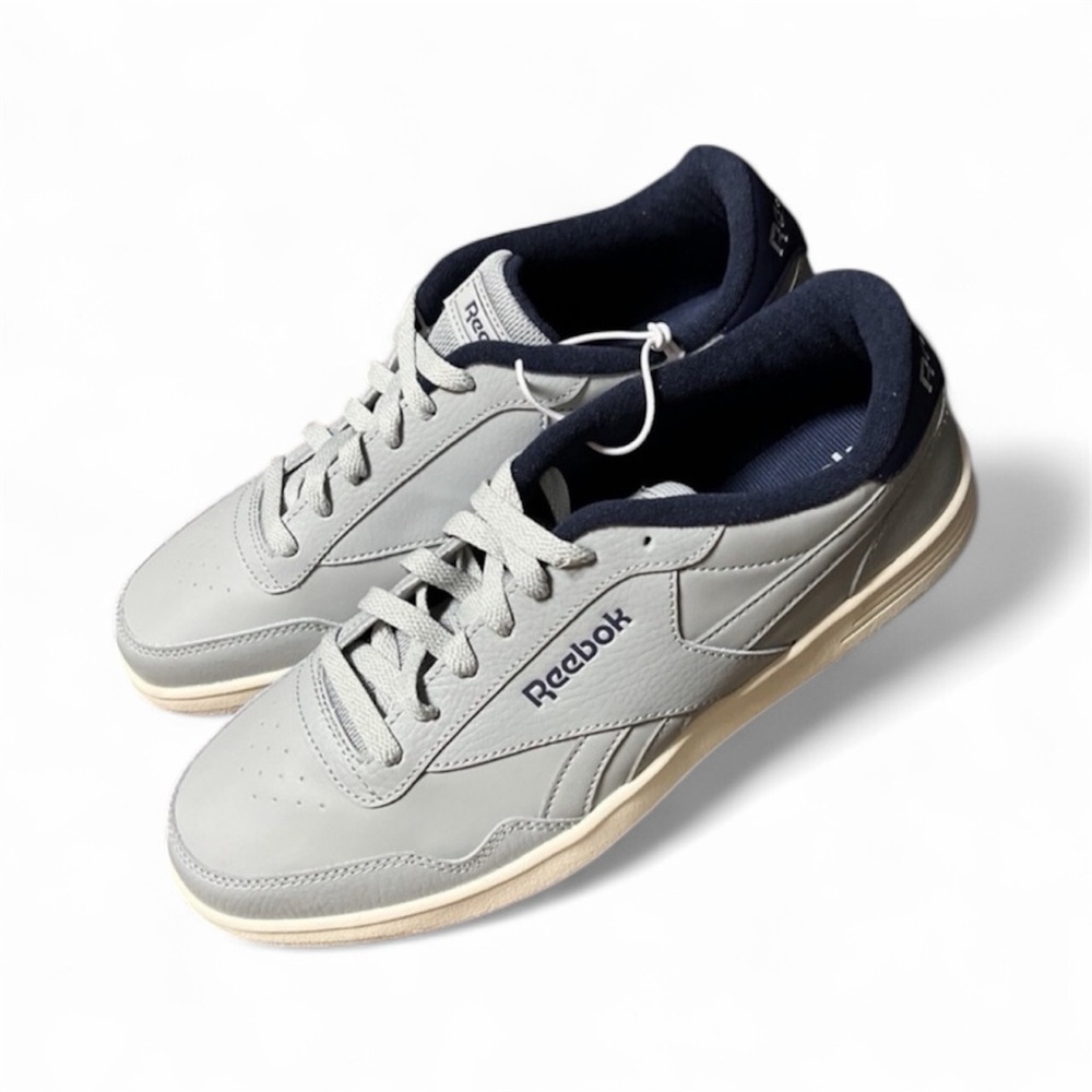 👟 Reebok Men’s Light Gray Leather Sneakers – Size 11